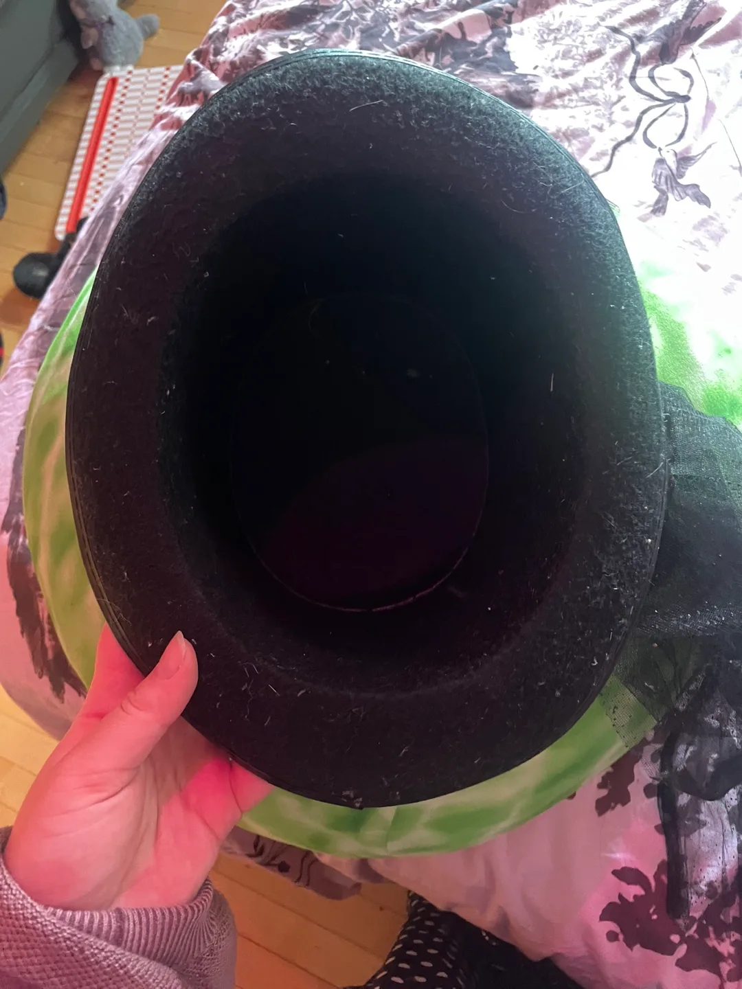 Gothic Skull Top Hat image indicator(5)