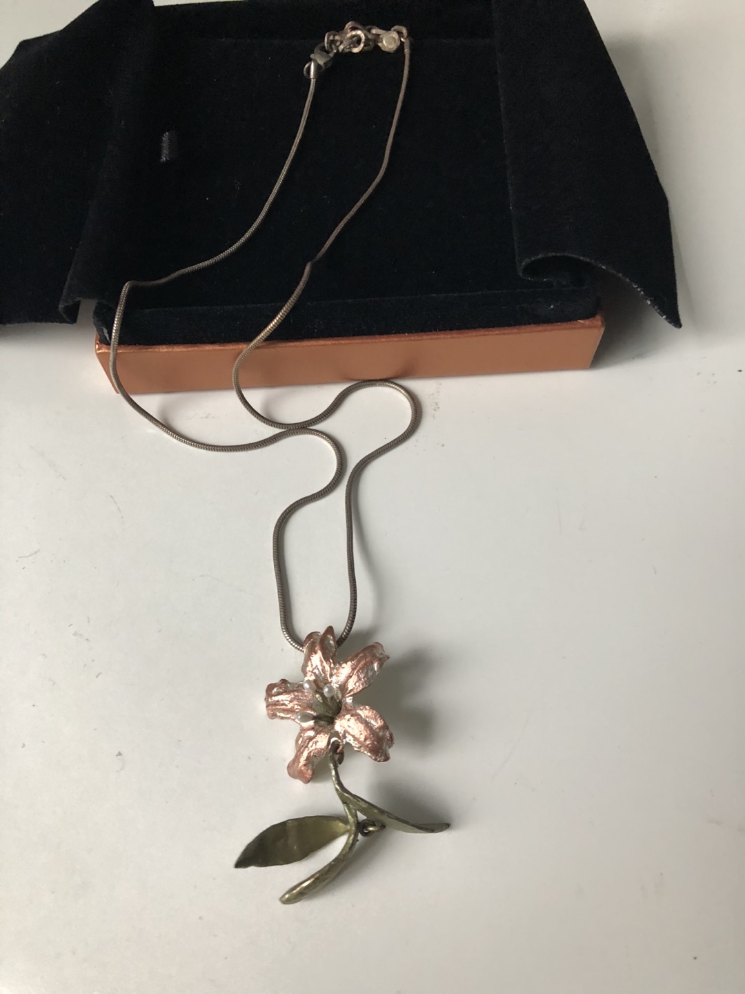 Beautiful Flower necklace - photo 3