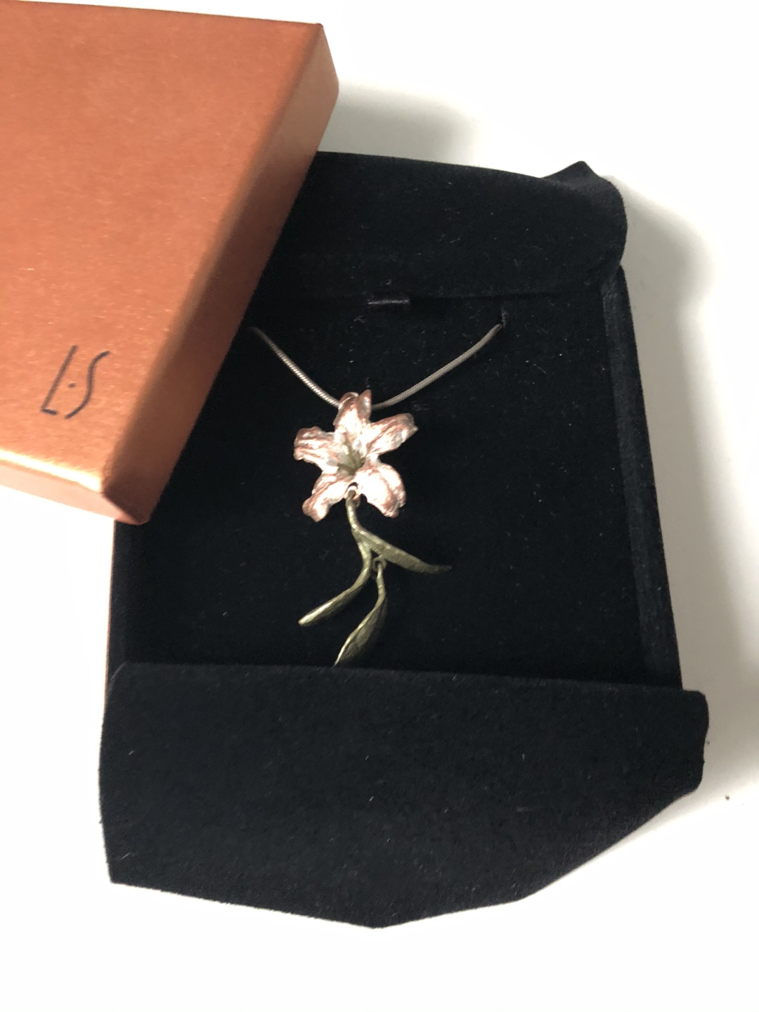 Beautiful Flower necklace