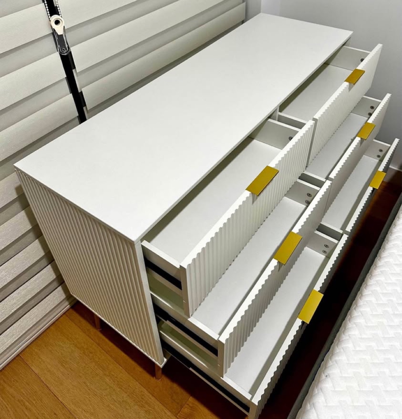 White 6-Drawer Dresser with Gold Legs - photo 2