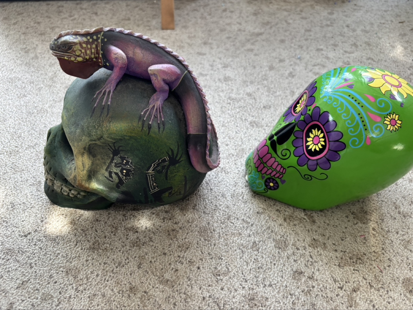 Two decorative skulls: one with iguana, one sugar skull - photo 4