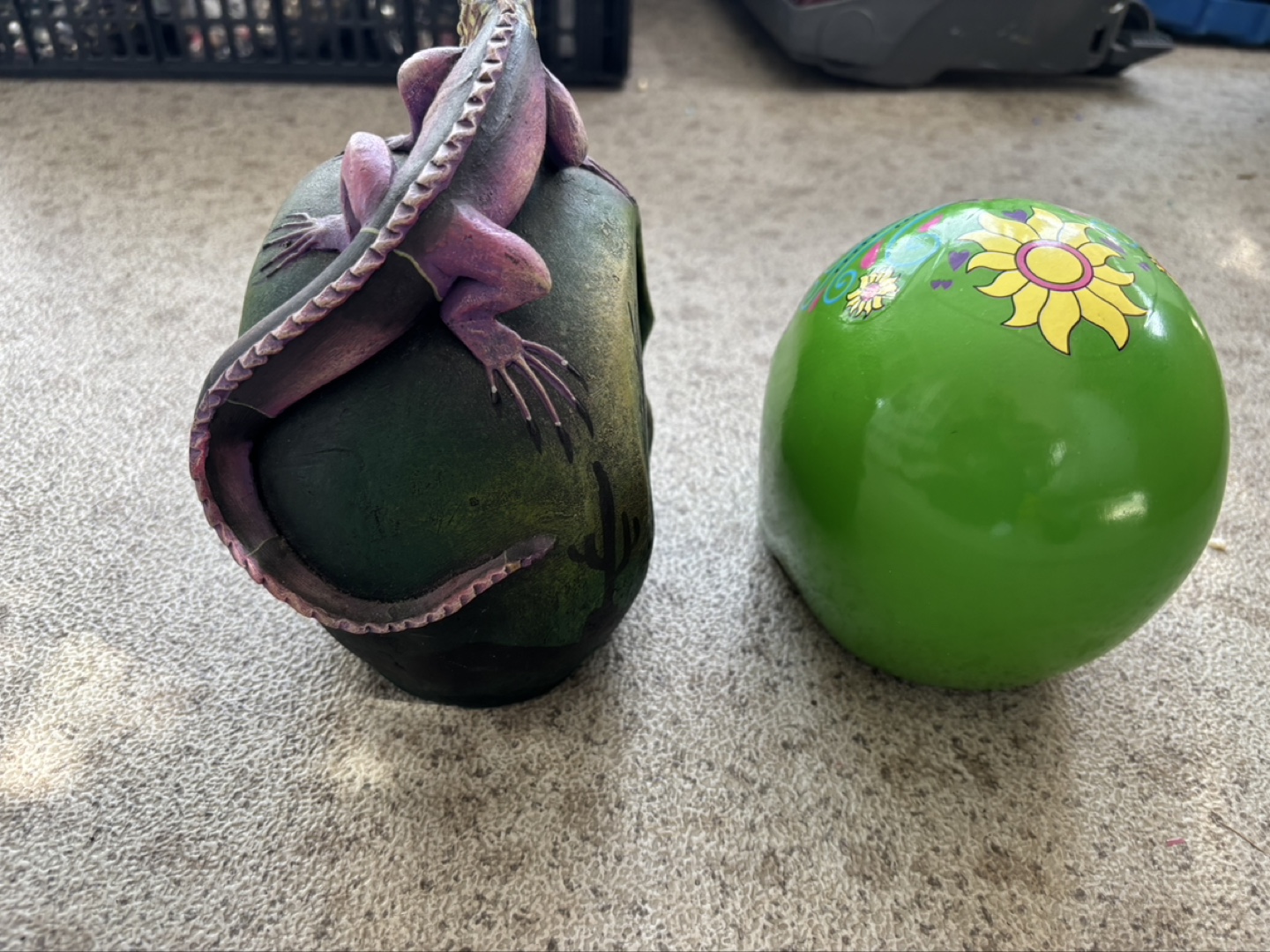 Two decorative skulls: one with iguana, one sugar skull - photo 5
