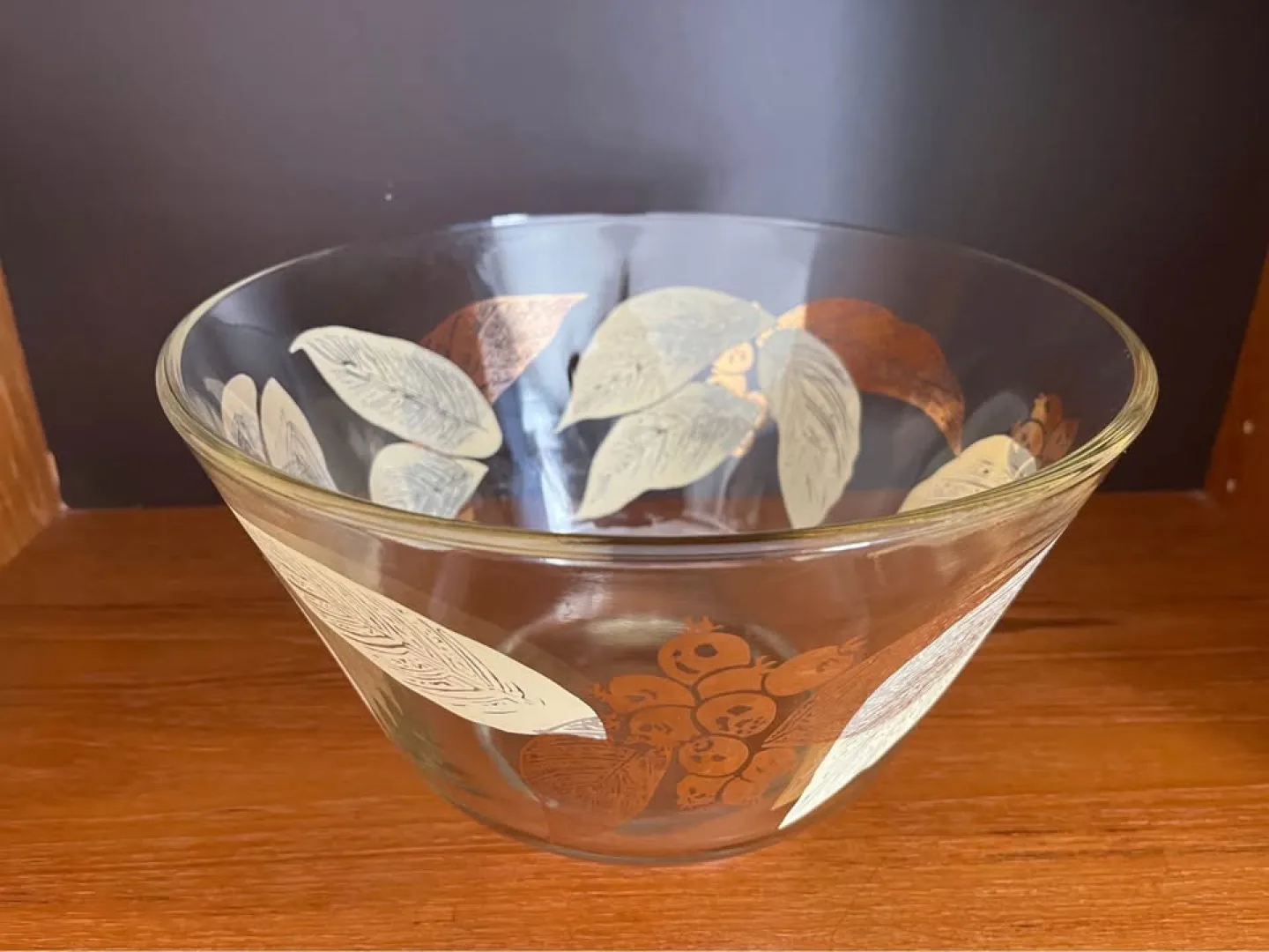 Vintage Glass Bowl with Gold and Cream Leaf Design image indicator(2)