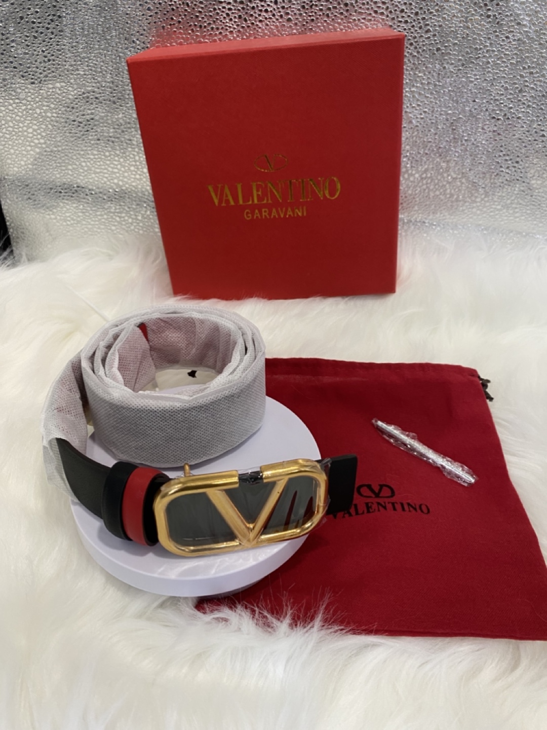 Valentino Garavani Black and Red Leather Belt with Gold Buckle - photo 3