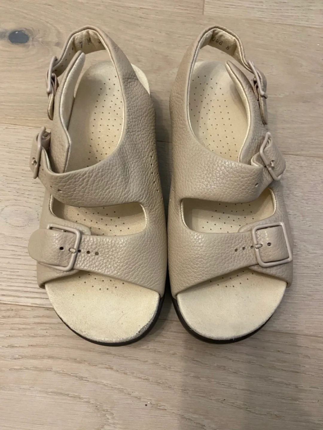 Size 7M SAS sandals image indicator(2)