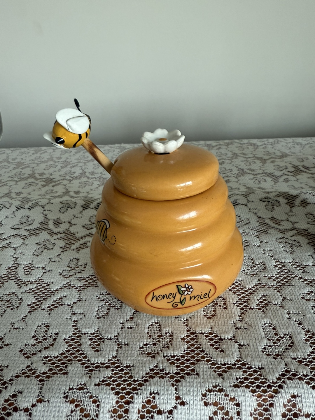 Honey Pot with Bee Dipper
