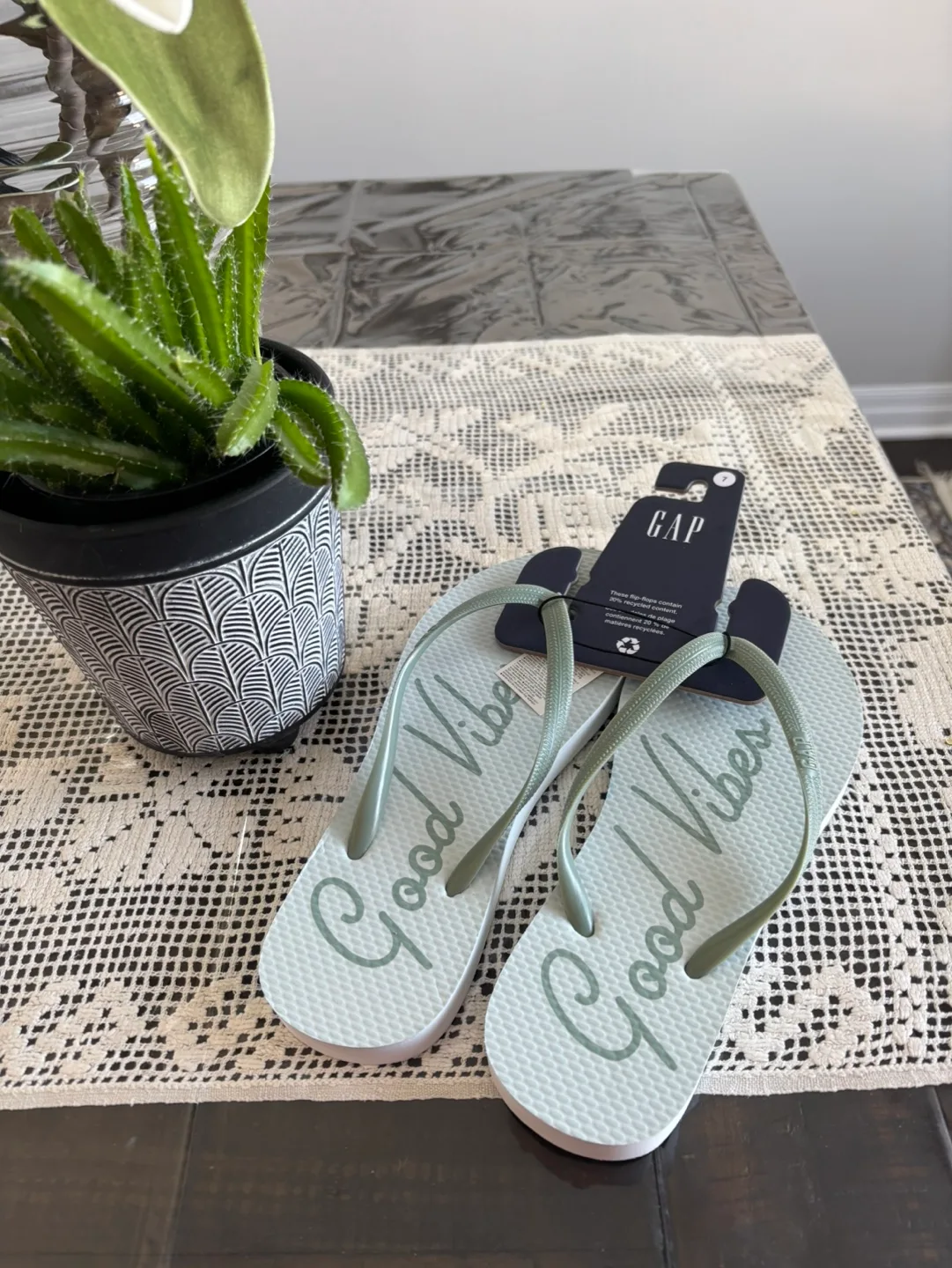 GAP Good Vibes Flip Flops thumbnail