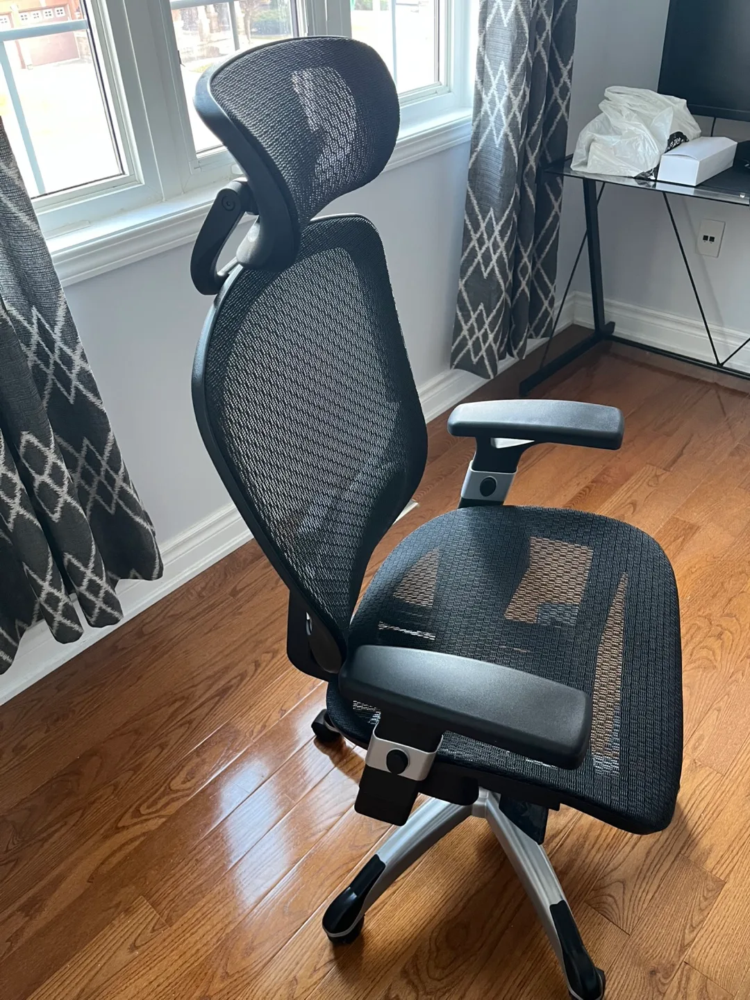 Union & Scale FlexFit Hyken Mesh Task Chair image indicator(4)