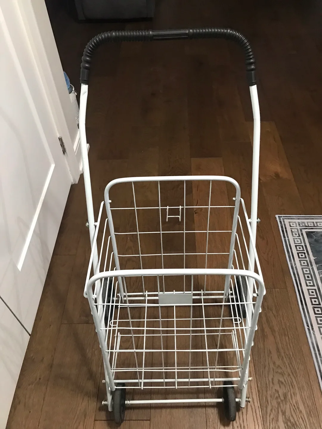 White Metal Shopping Cart with Handle image indicator(2)
