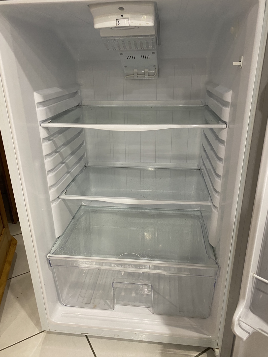 Kenmore Top Freezer Refrigerator - photo 3