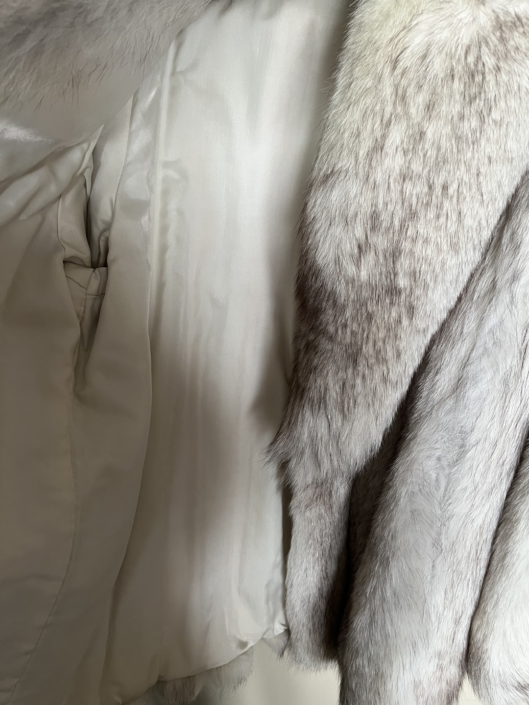 Vintage Saga Silver Fox Fur Jacket - photo 3