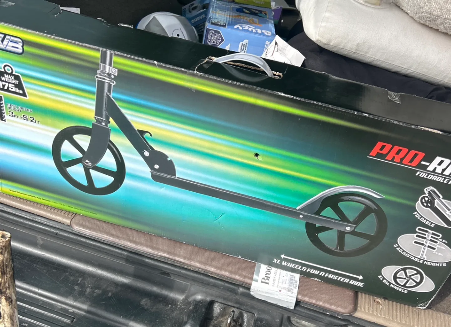 Pro-Rider Foldable Kick Scooter - New in Box image indicator(3)
