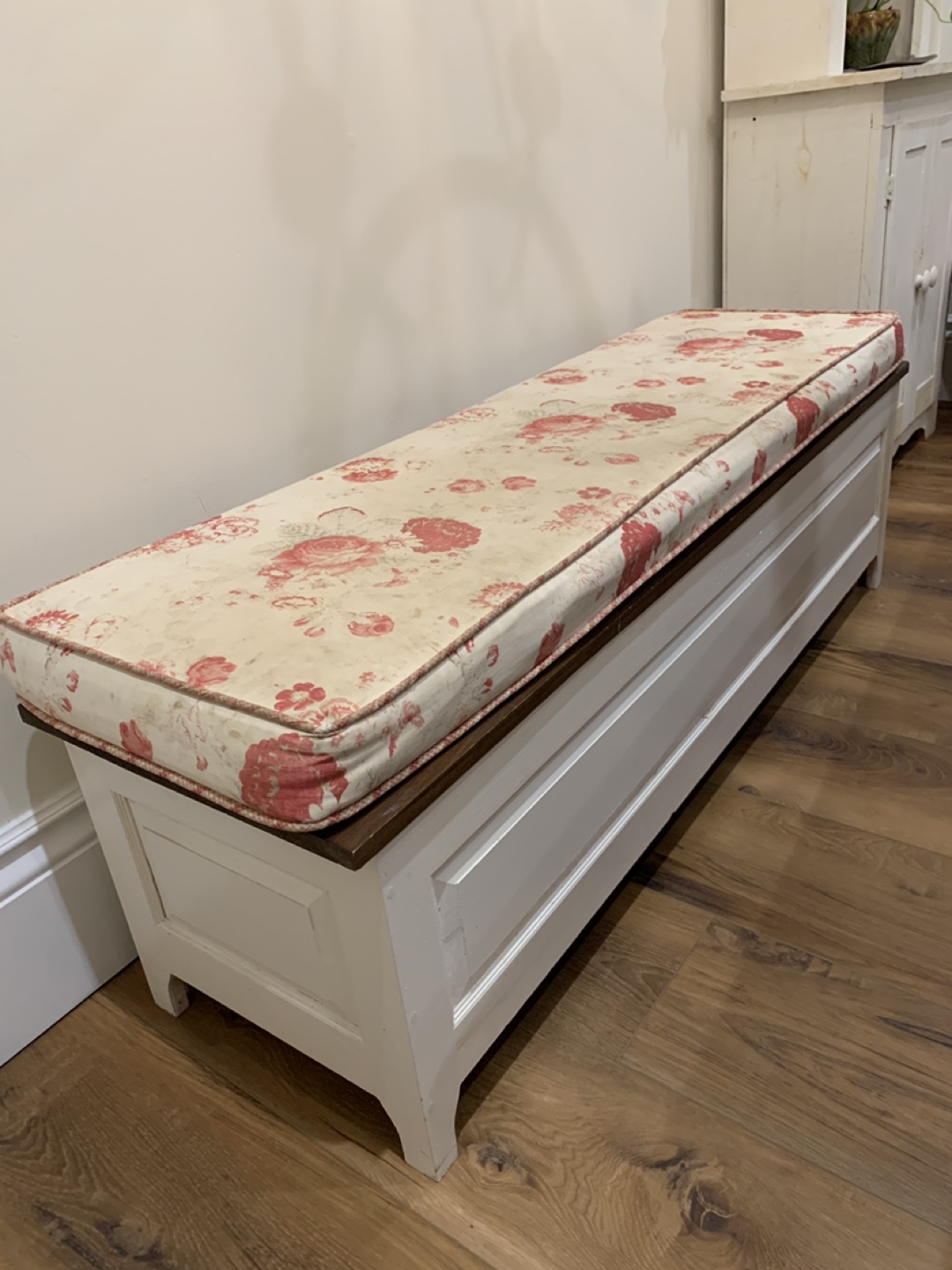 White  Bench with Removable Cushion - photo 2