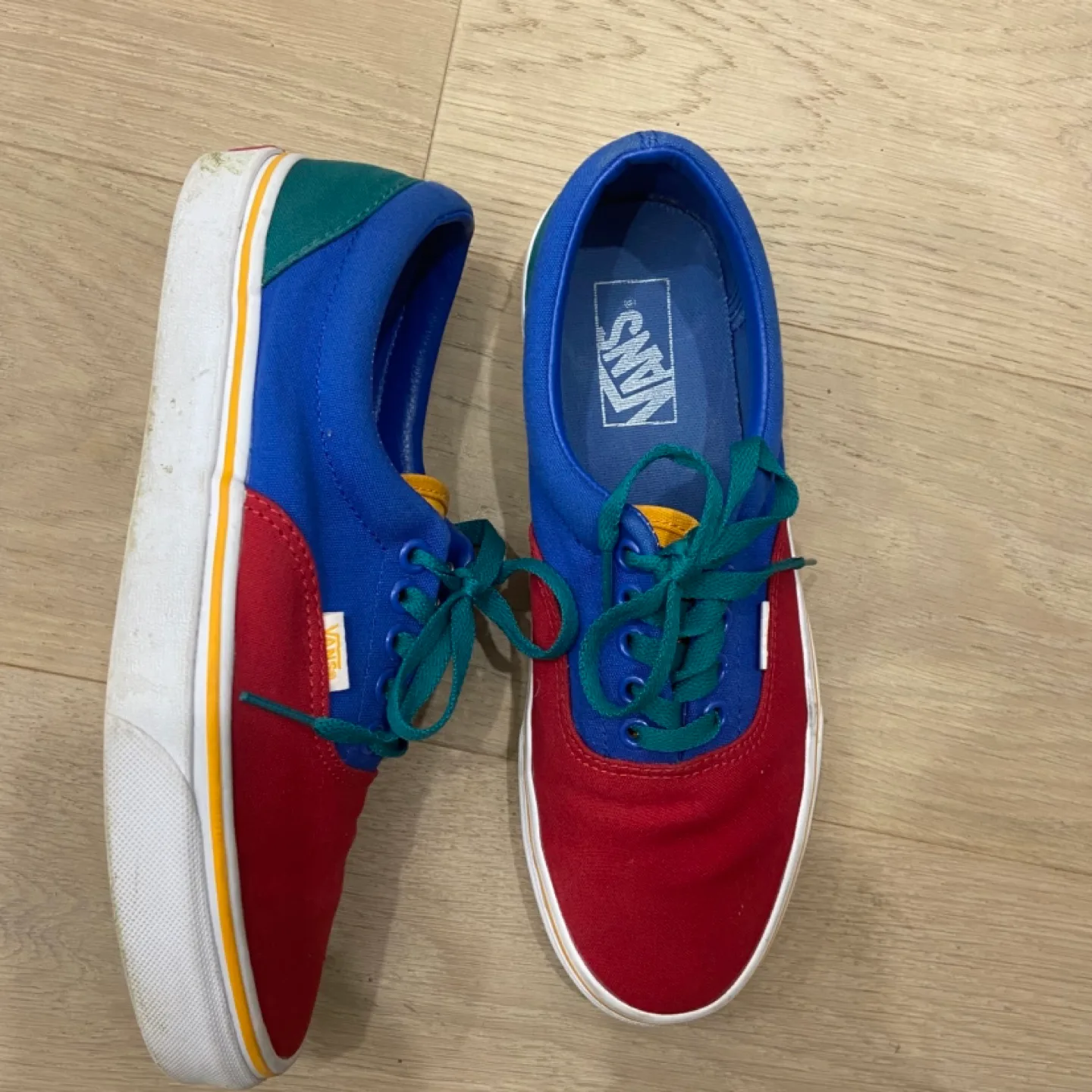 7.5 mens/9 womens Vans image indicator(2)