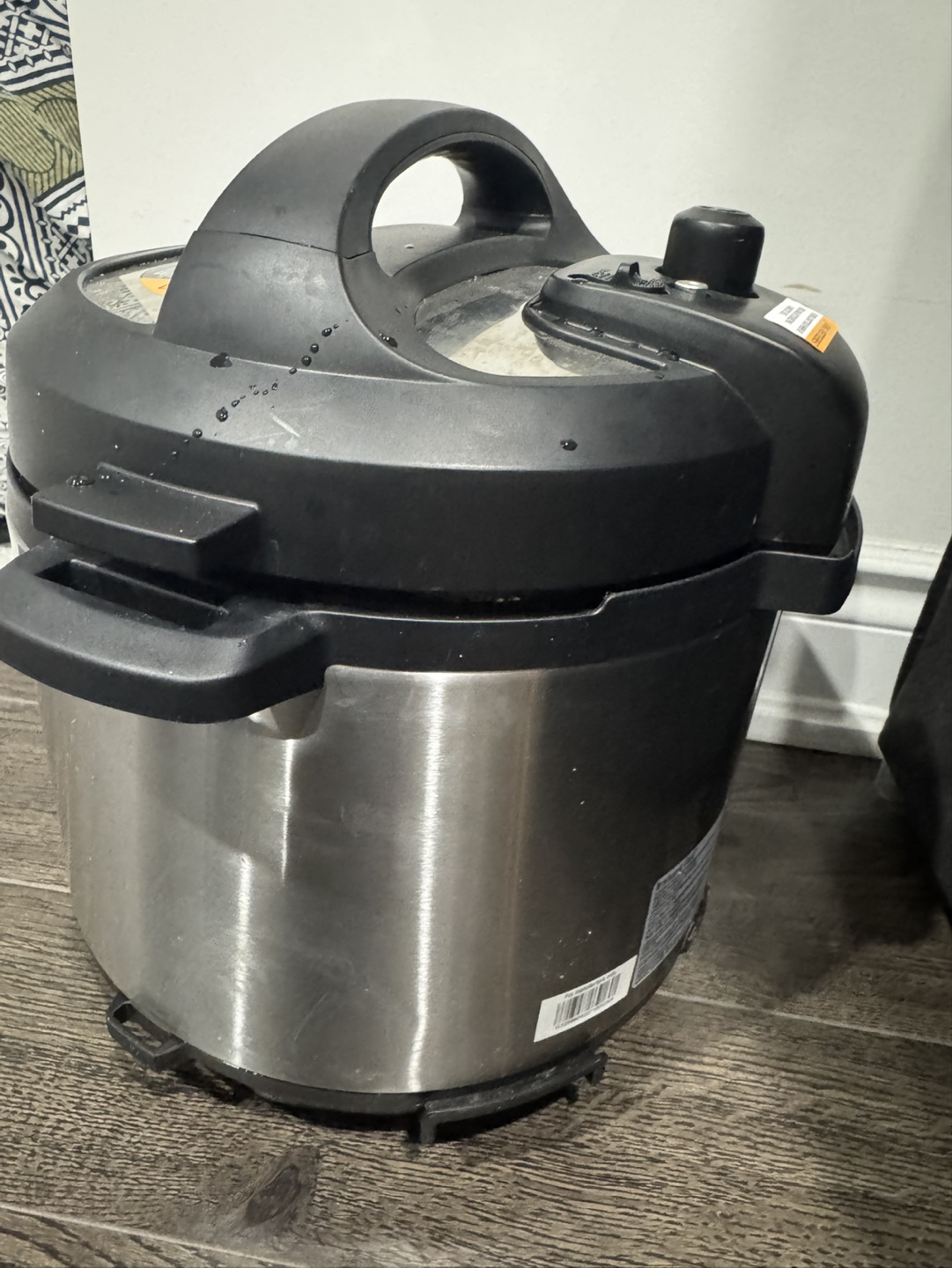 Instant Pot Electric Pressure Cooker - photo 2