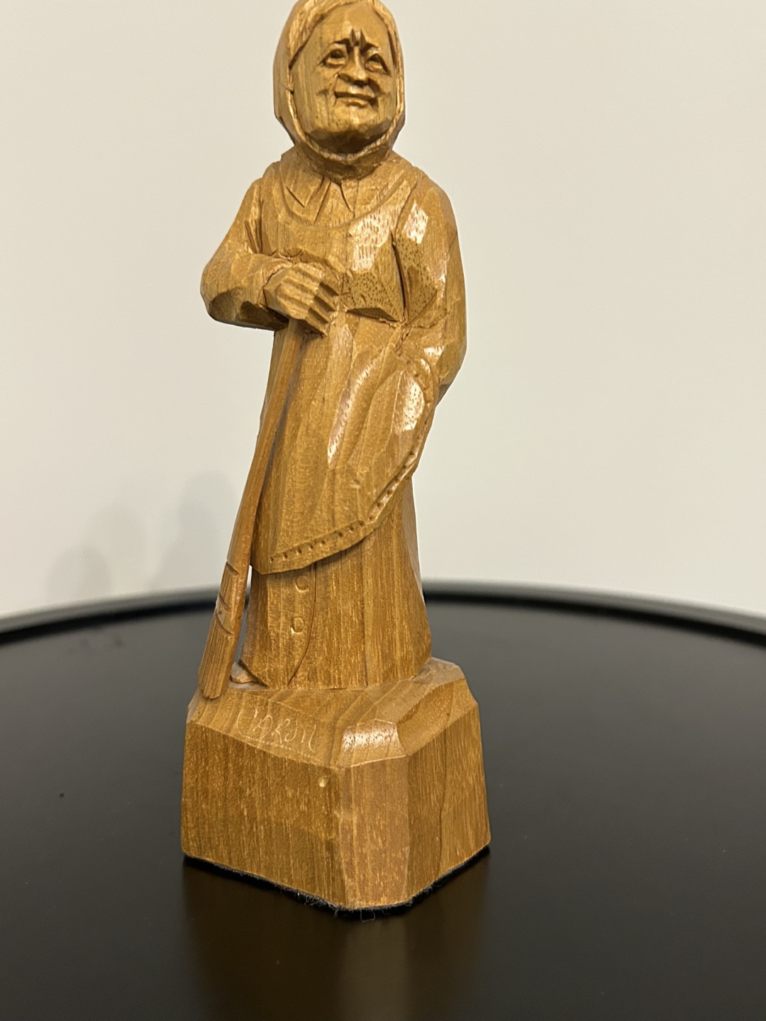 Vintage Wood Carved Lady With Broom Folk Art Figurine 6”