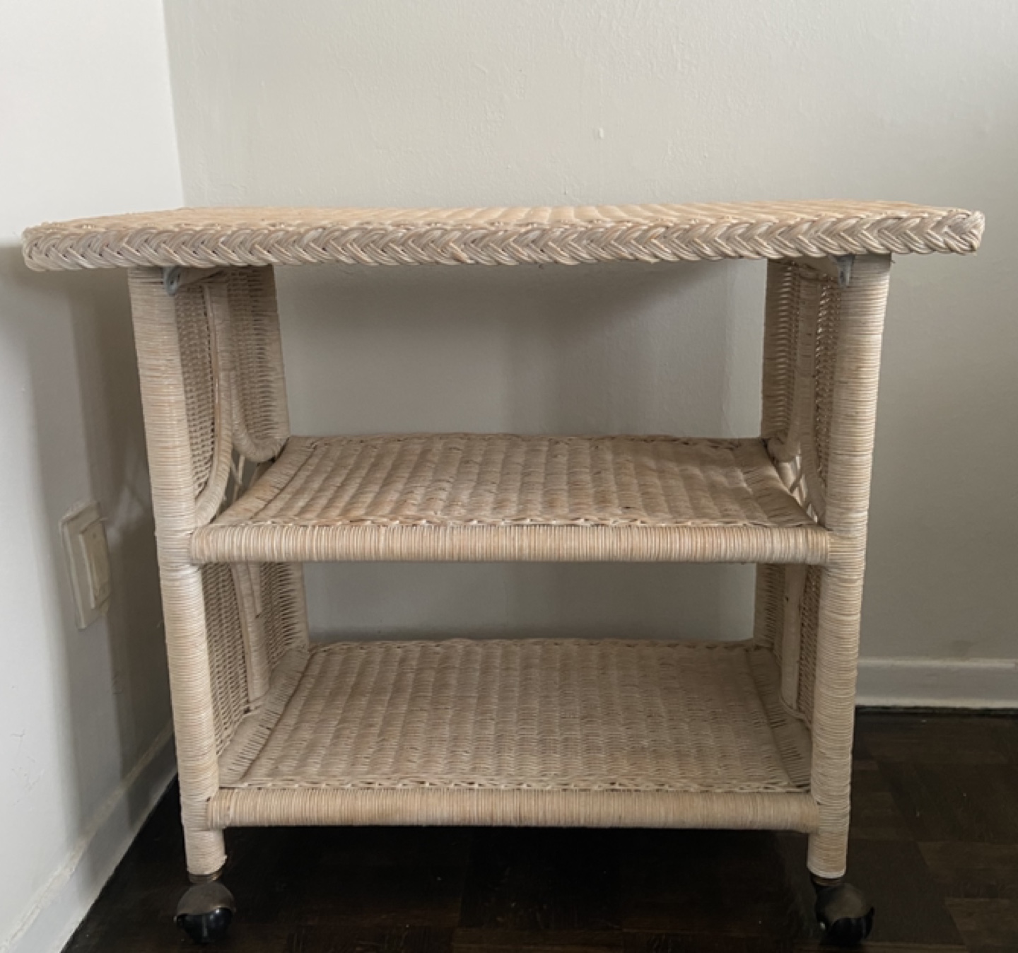 Rolling vintage wicker bar cart - photo 2