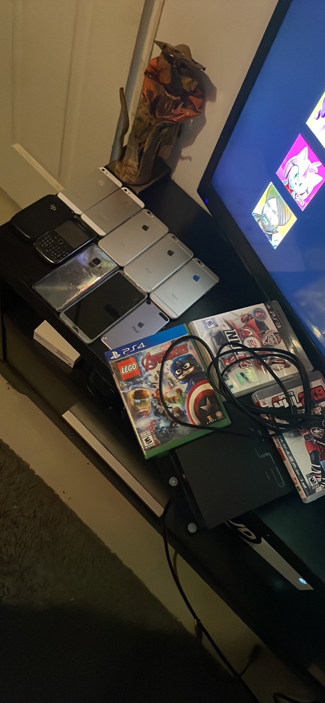 Bundle: iPhones, Blackberry, Samsung, iPod, PS3 & Games - photo 2