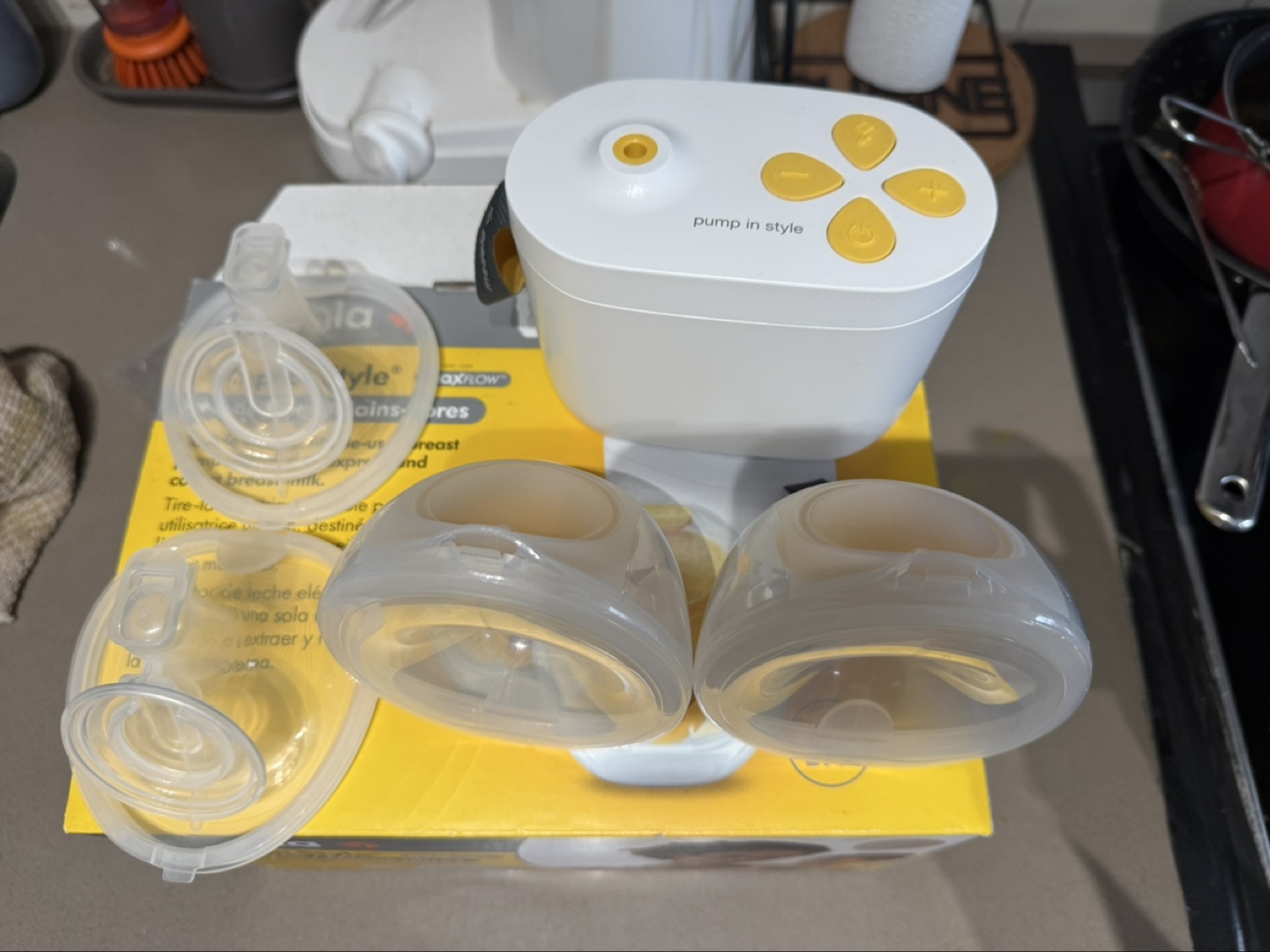 Medela Pump In Style Hands-Free Double Electric Breast Pump - photo 4