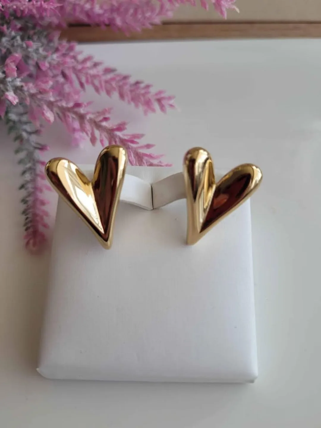 Stainless steel gold heart stud earrings image indicator(2)