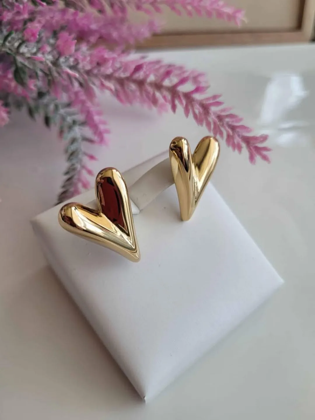 Stainless steel gold heart stud earrings image indicator(3)