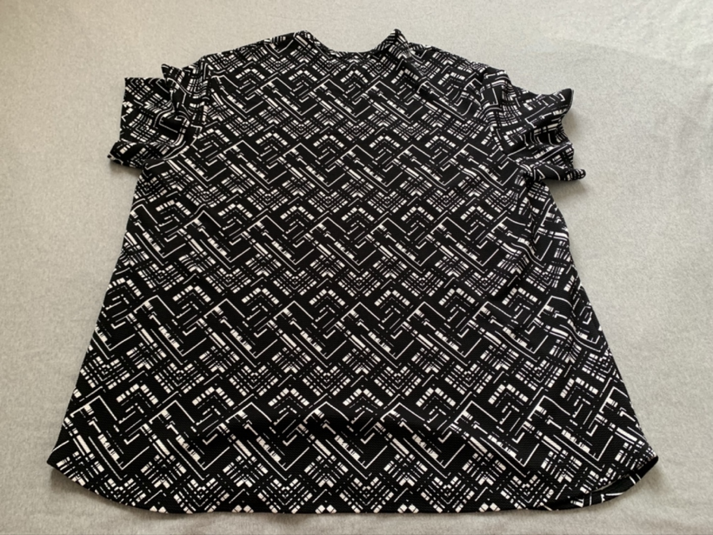 OneBone Men’s Black and White Geometric Print Size 4 - photo 2