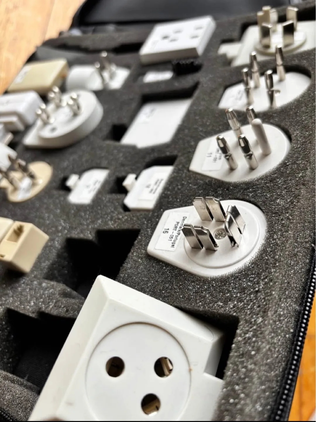 20 Piece Electrical Voltage Converter / Power Adapter Set image indicator(2)