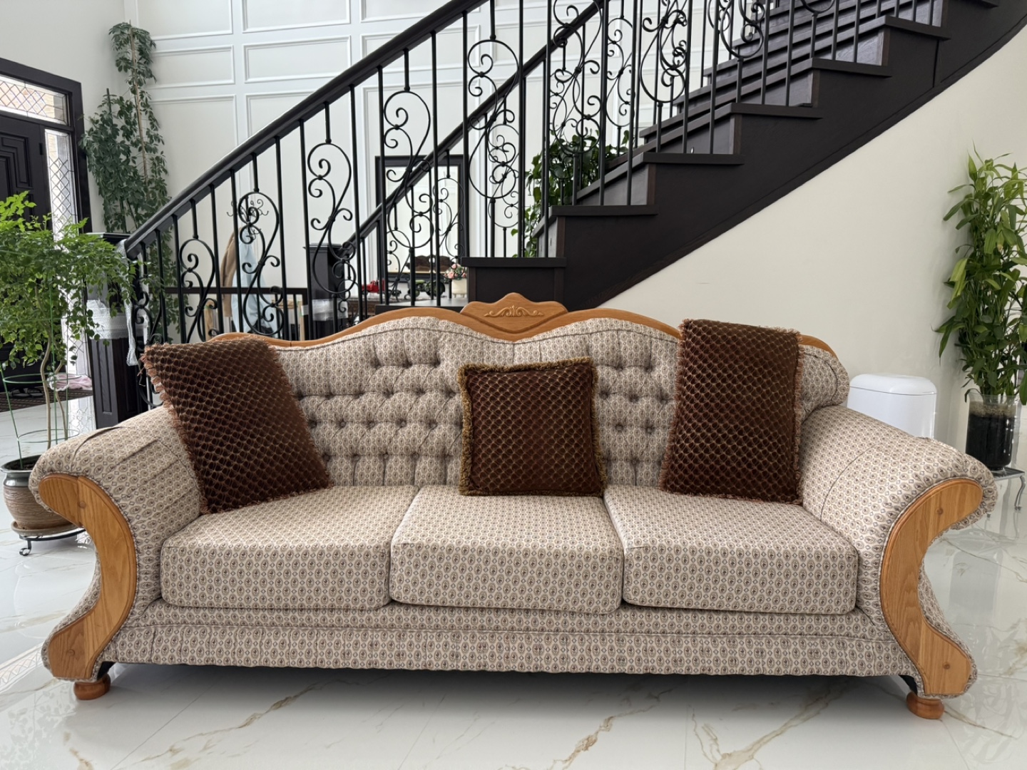 Elegant Wooden Frame Loveseat and Sofa Set - photo 2