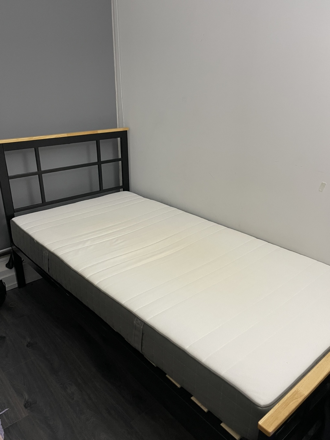 bed frame + mattress