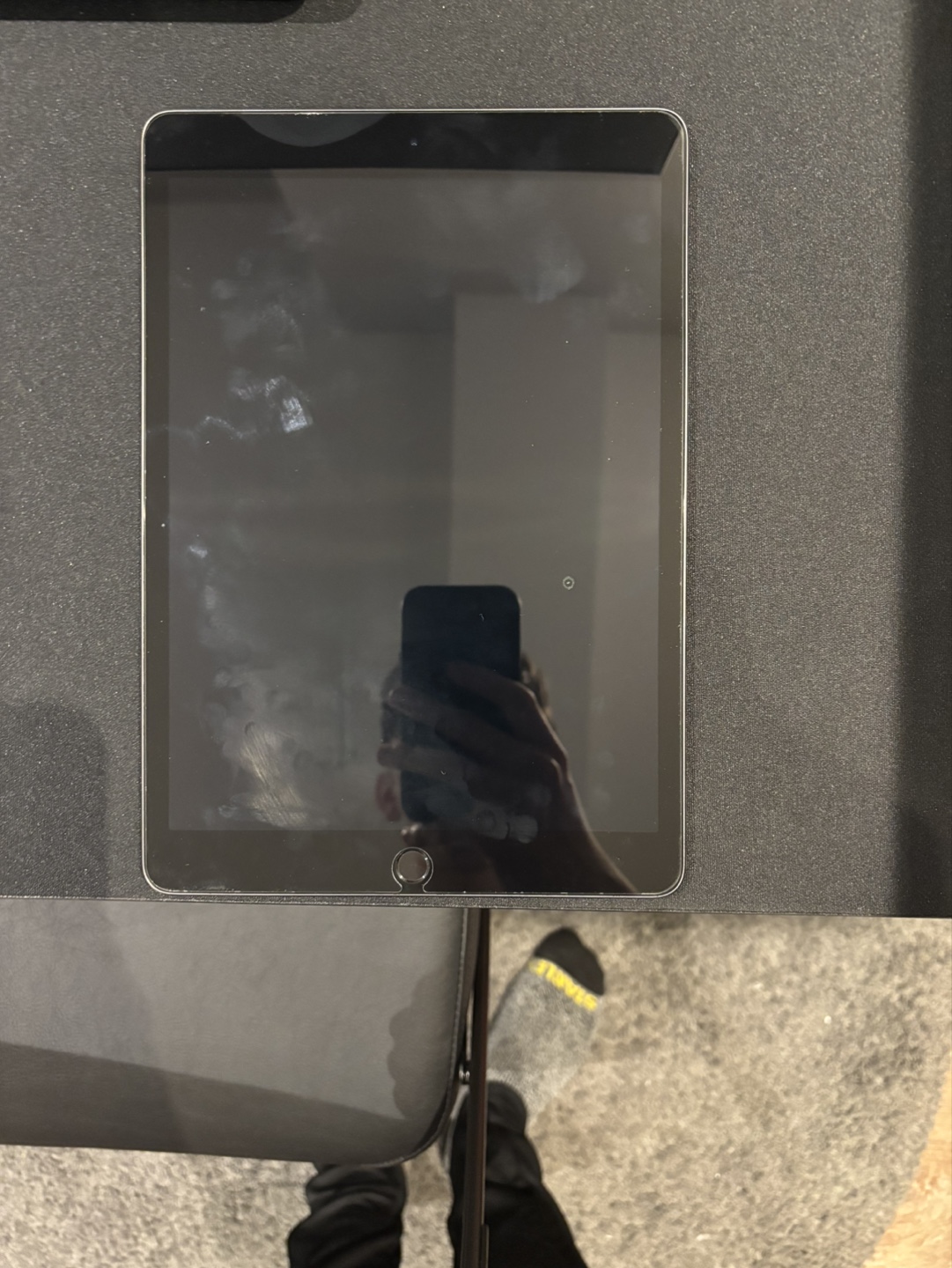 iPad 9th Generation - 64GB - Space Grey - photo 2