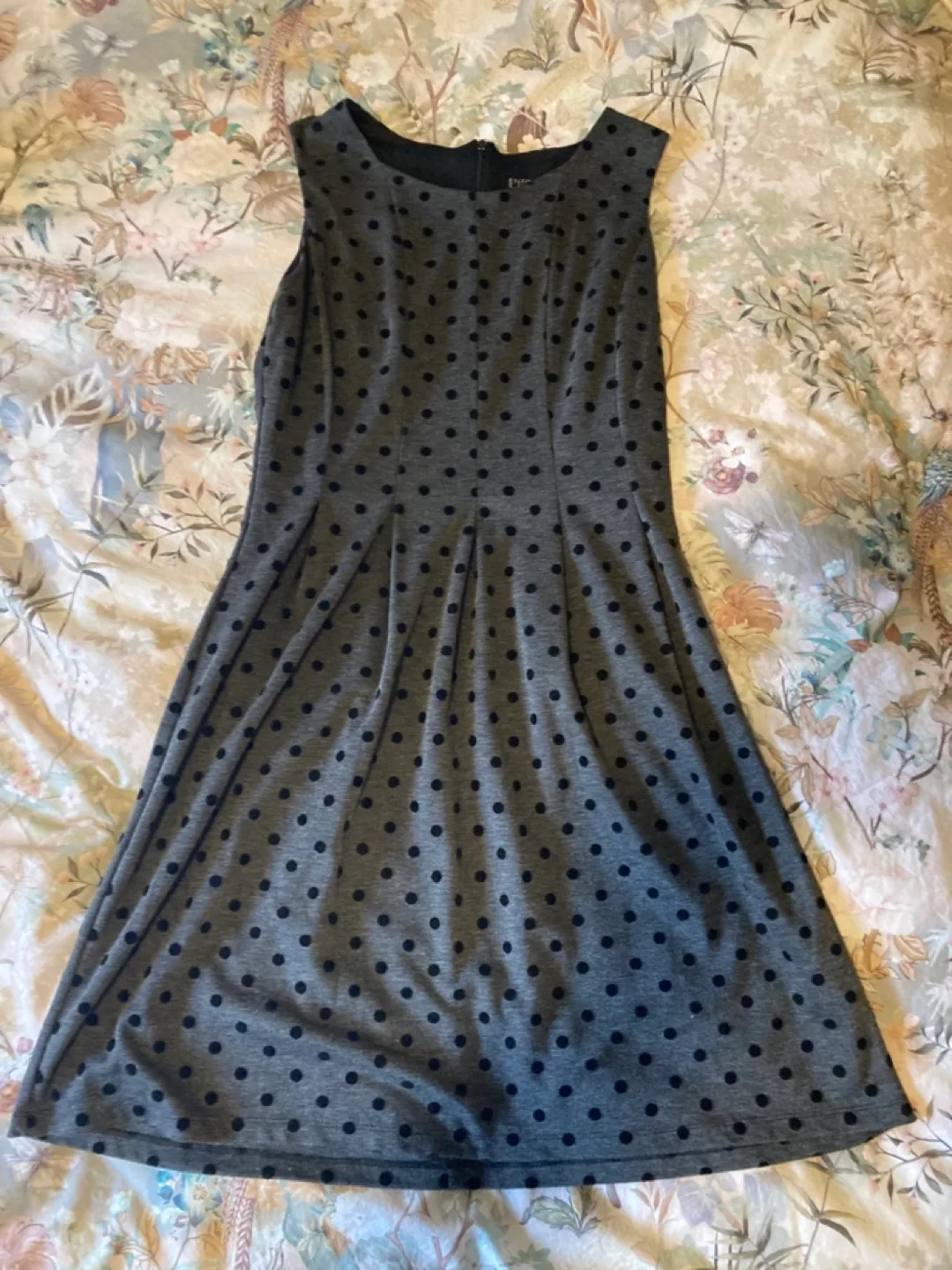 💚En Focus Studio Grey Polka Dot Dress Size 8 image indicator(3)