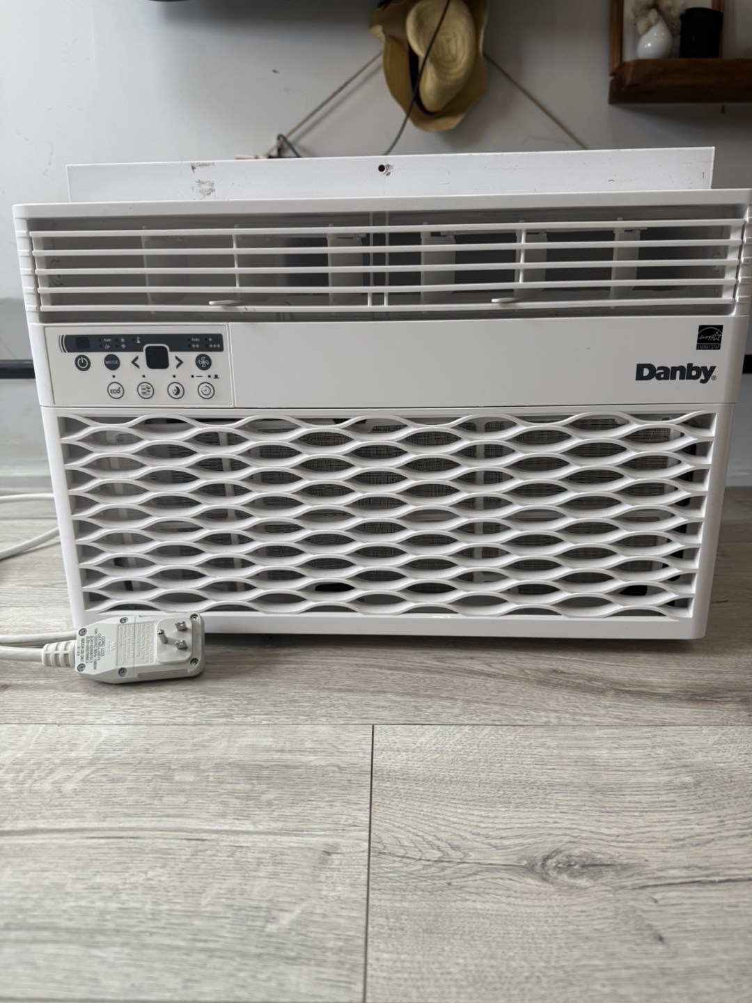 Danby Window Air Conditioner 8,000 btu