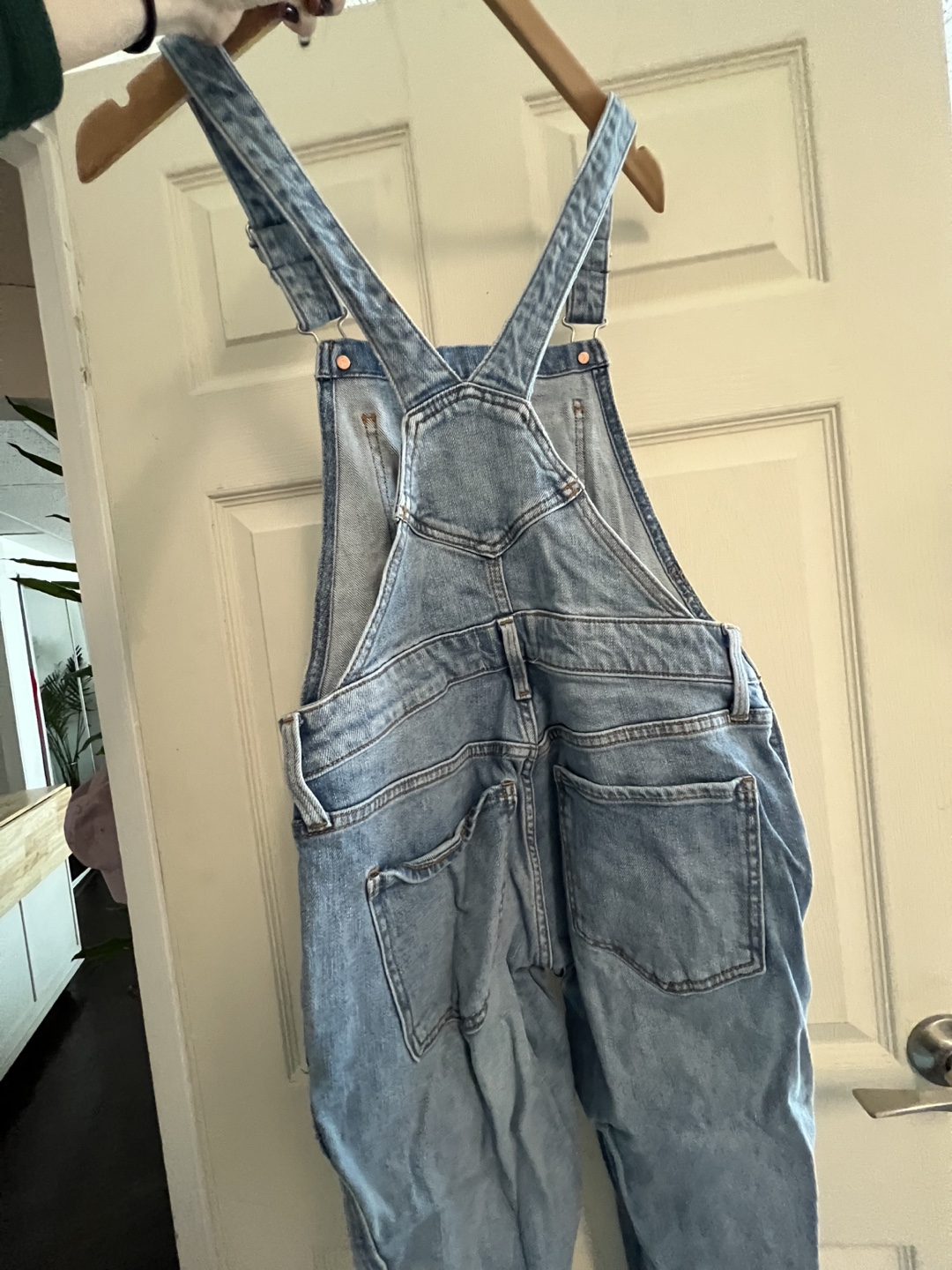 Old Navy Light Wash Denim Overalls - Size 4 - photo 2