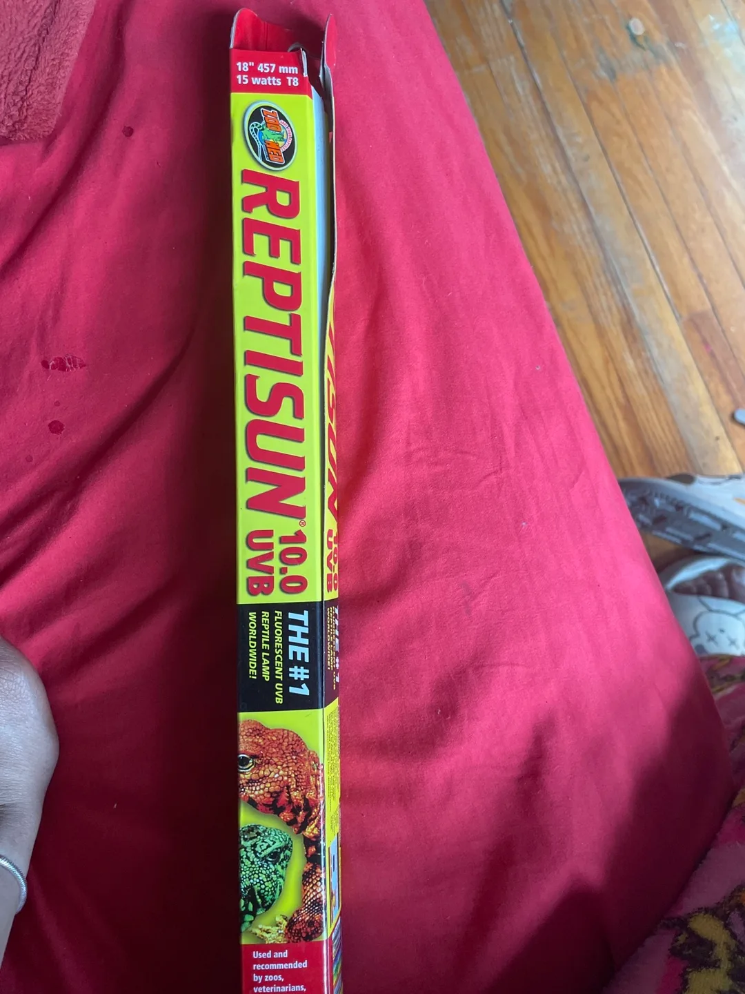 Reptisun 10.0 UVB 18 inch Fluorescent Tube image indicator(3)