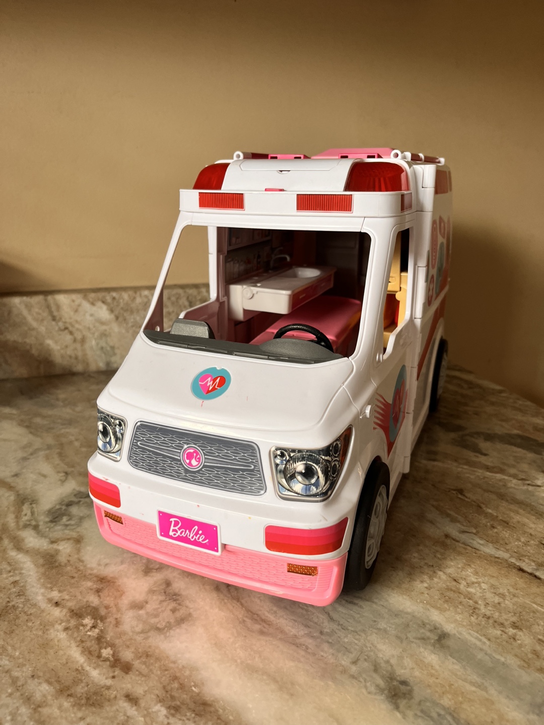Barbie® Doctor Ambulance Playset - photo 2