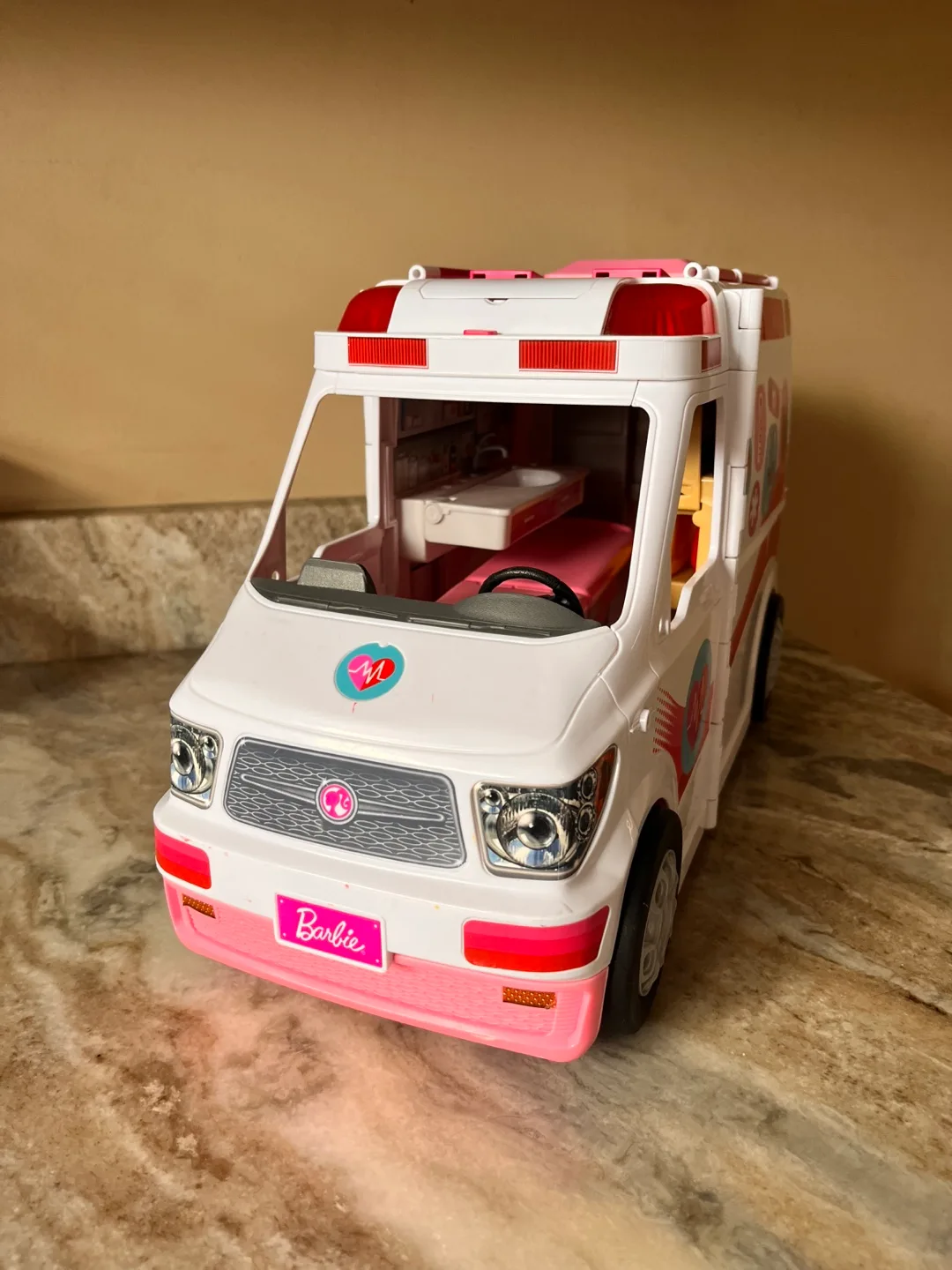 Barbie® Doctor Ambulance Playset image indicator(2)