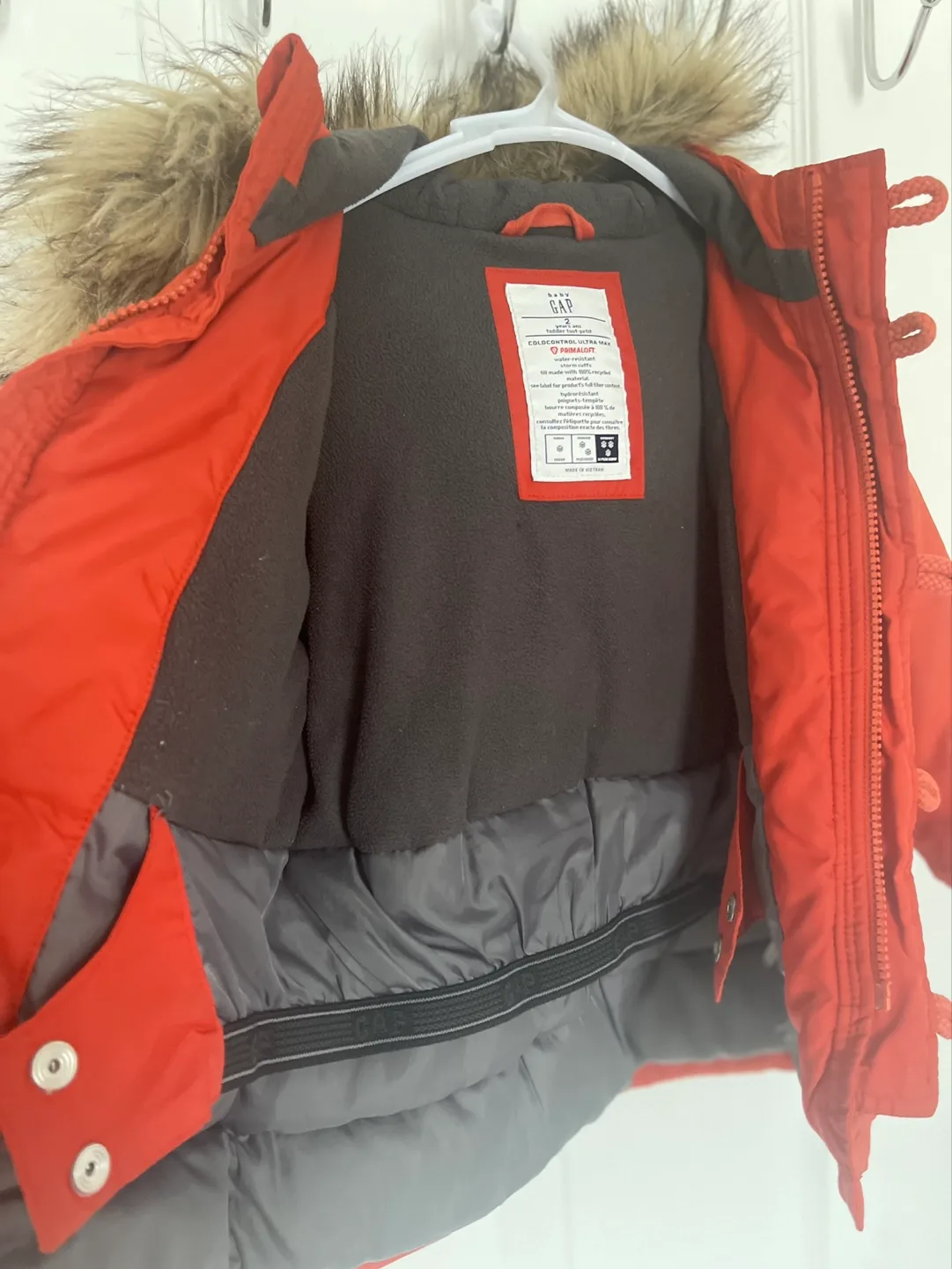 Gap Toddler Boy's Red Winter Puffer Jacket Size 2T image indicator(2)