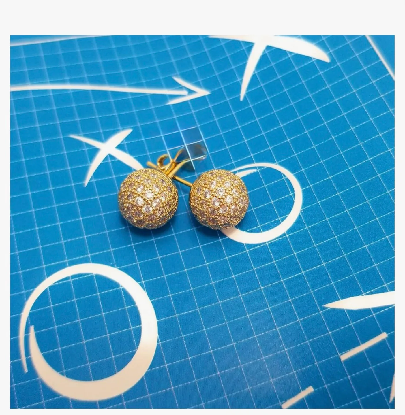 14K solid Gold Stud Earrings with Cubic Zirconia thumbnail