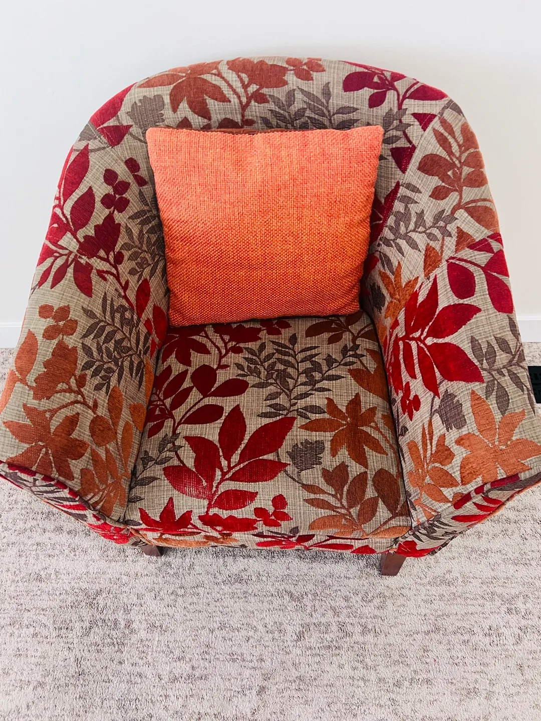 Accent chair thumbnail