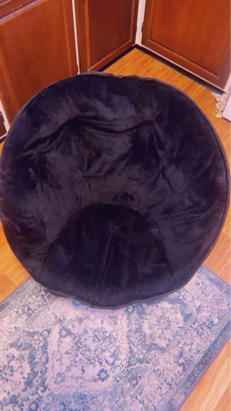 Black Foldable Round Chair thumbnail