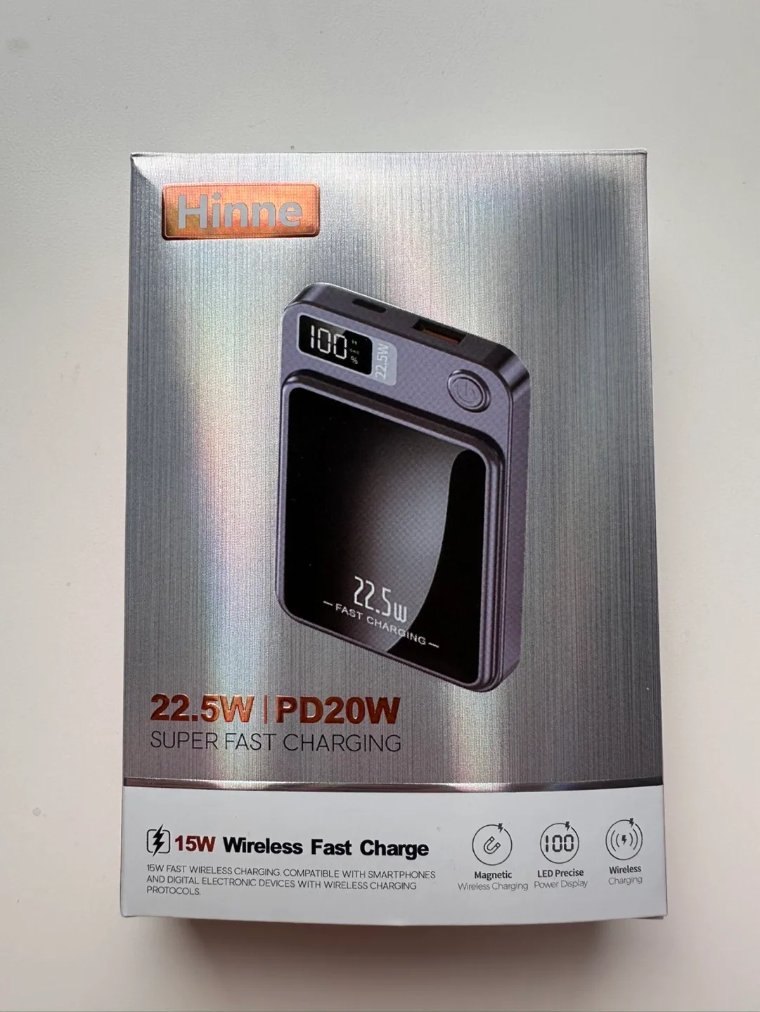 Hinne 22.5W Portable Wireless Charger Power Bank thumbnail