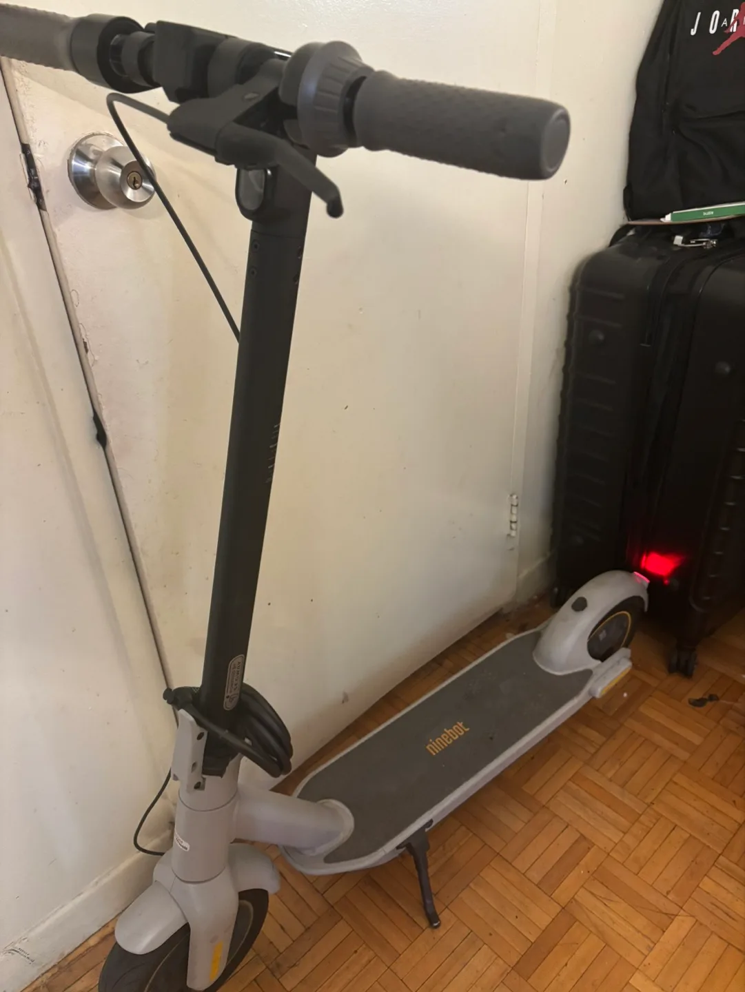 Ninebot Electric Scooter MAX G30LP image indicator(5)