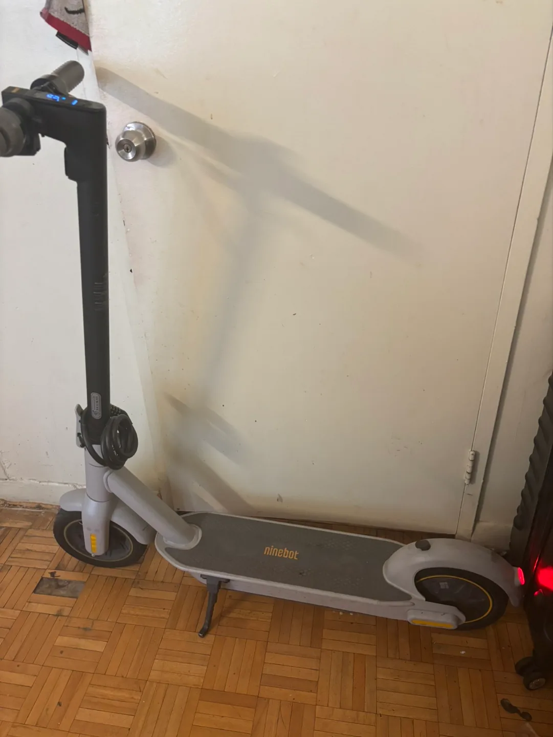 Ninebot Electric Scooter MAX G30LP image indicator(3)