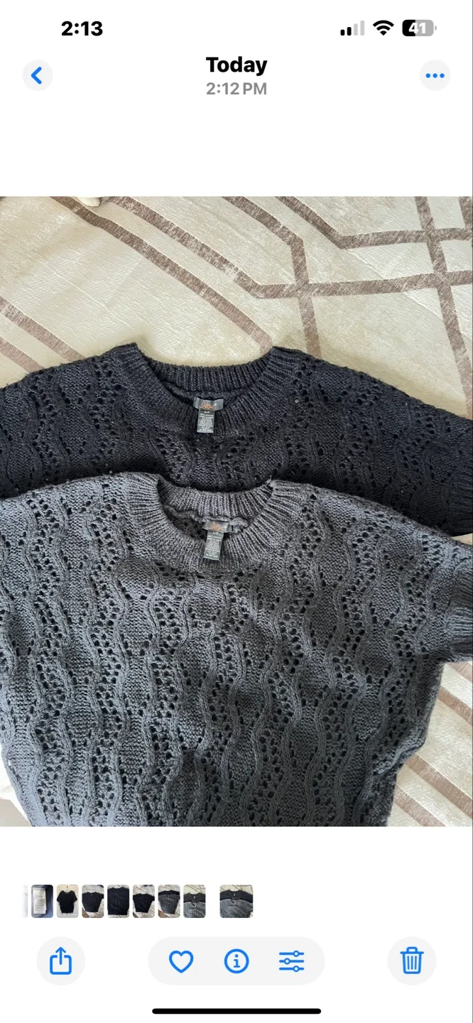 Two Women's Dex Knitted Short-Sleeved Sweaters image indicator(4)