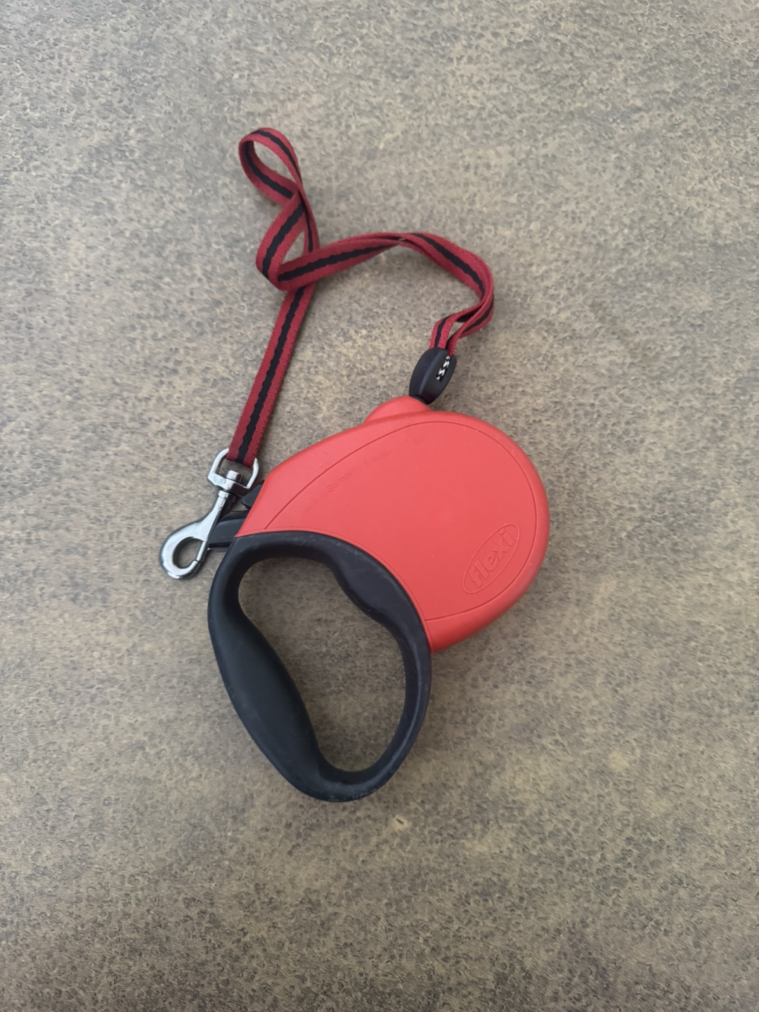Red retractable dog leash - small dog - photo 2