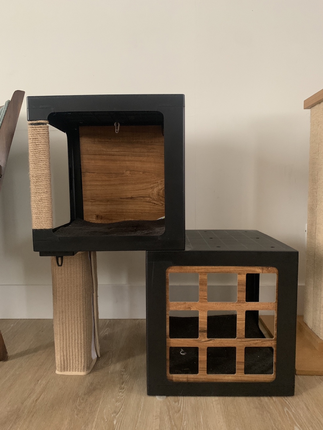 Modern Modular Cat Tower - Like new condition - photo 4