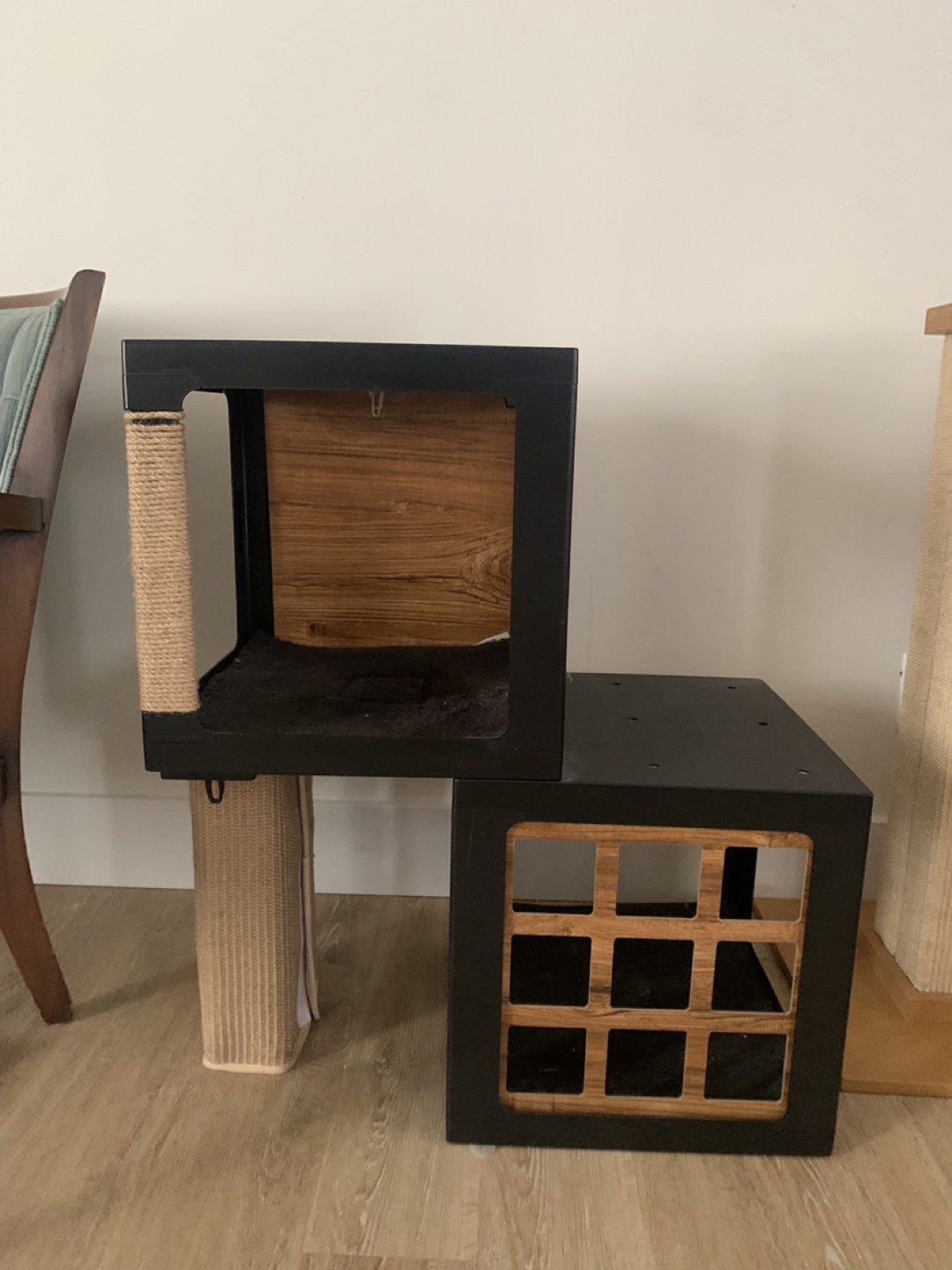 Modern Modular Cat Tower - Like new condition - photo 5