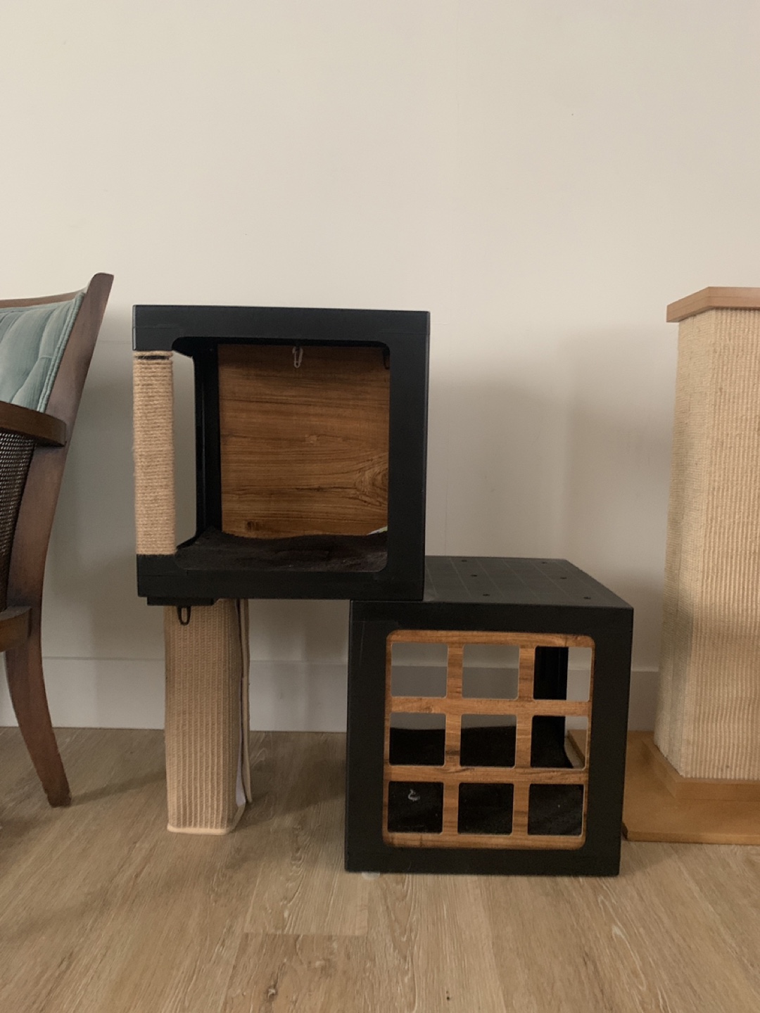 Modern Modular Cat Tower - Like new condition - photo 3