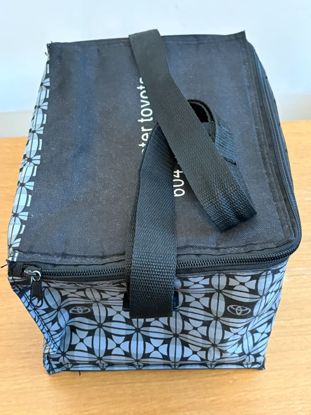 Insulated Toyota Cooler Bag image indicator(3)