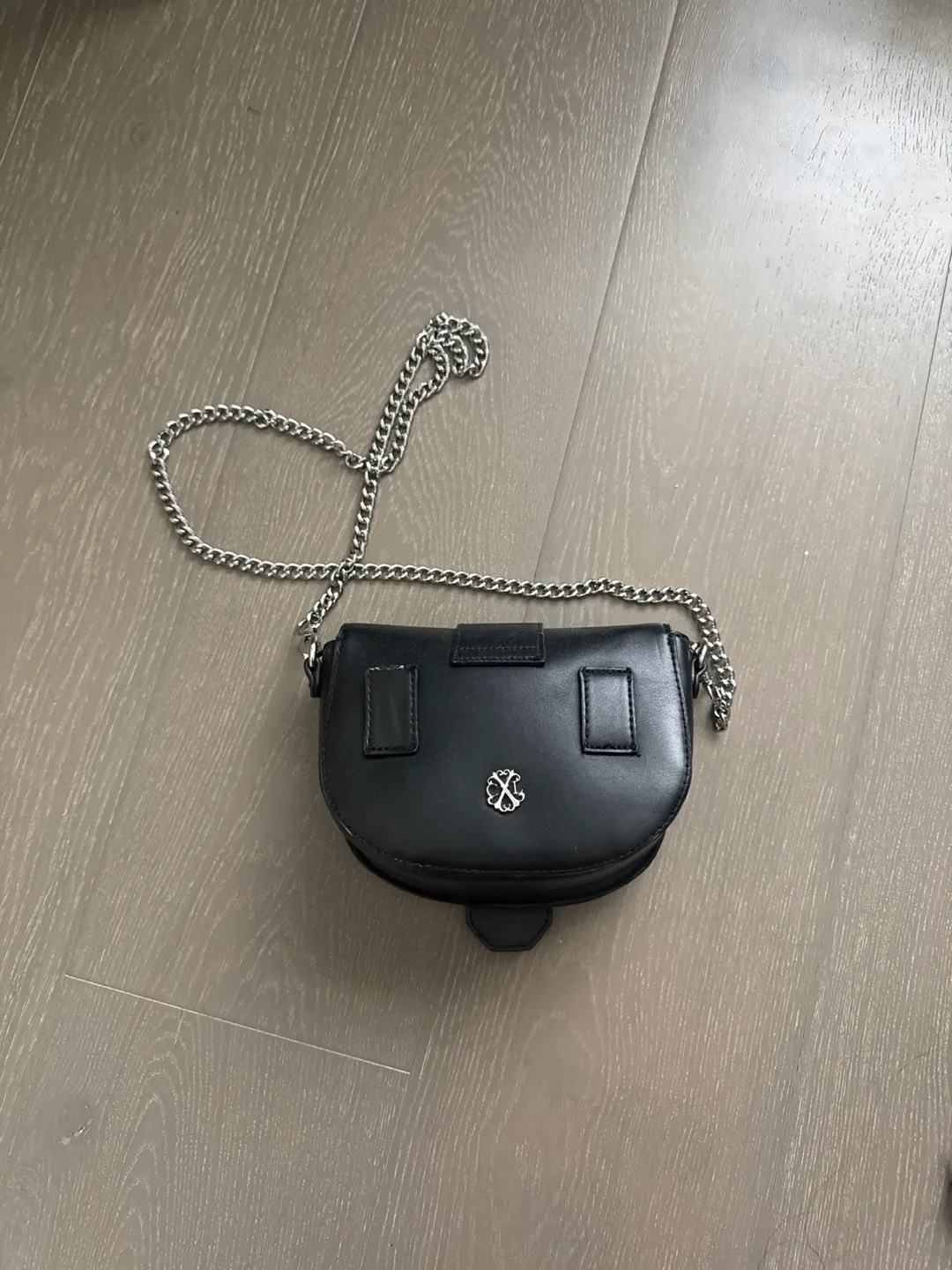 Black Leather Crossbody Bag with Chain Strap image indicator(2)